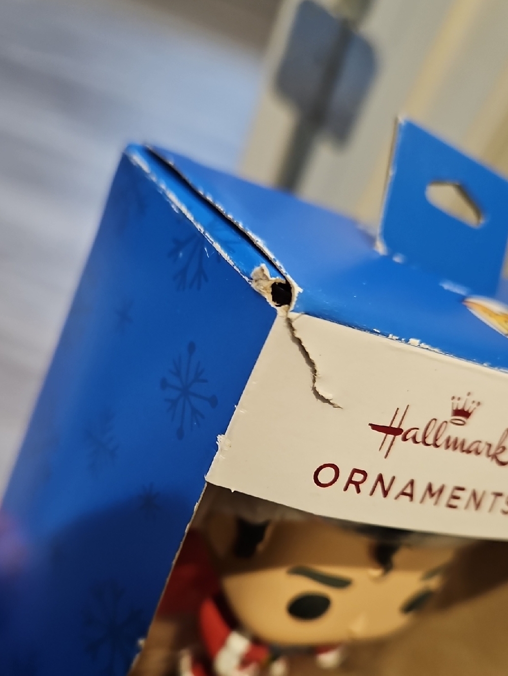 Funko Pop! Hallmark Superman Christmas Tree Ornamment 2021, NIB (Creases) - Picture 9 of 11